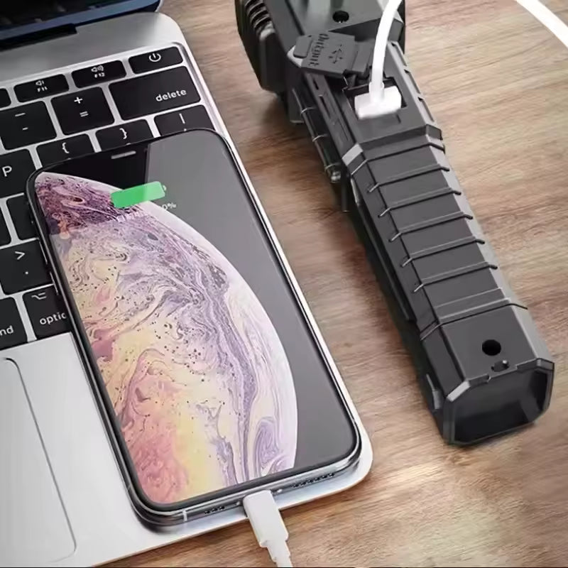 Linterna con Martillo Multiusos